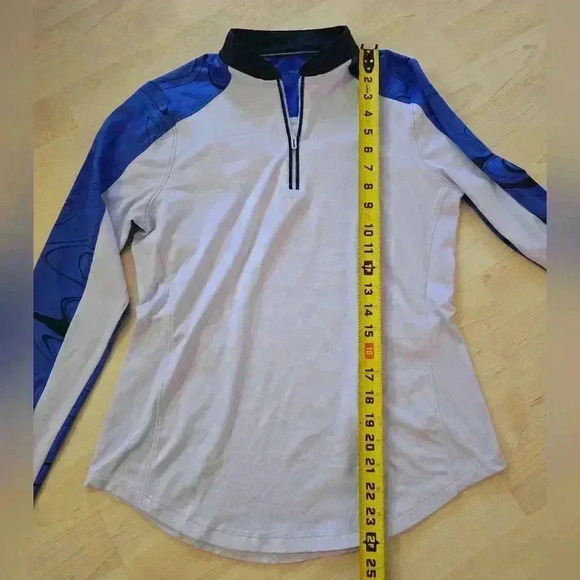 Under Armour quater zip top with thumb holes size small - Picture 4 of 8